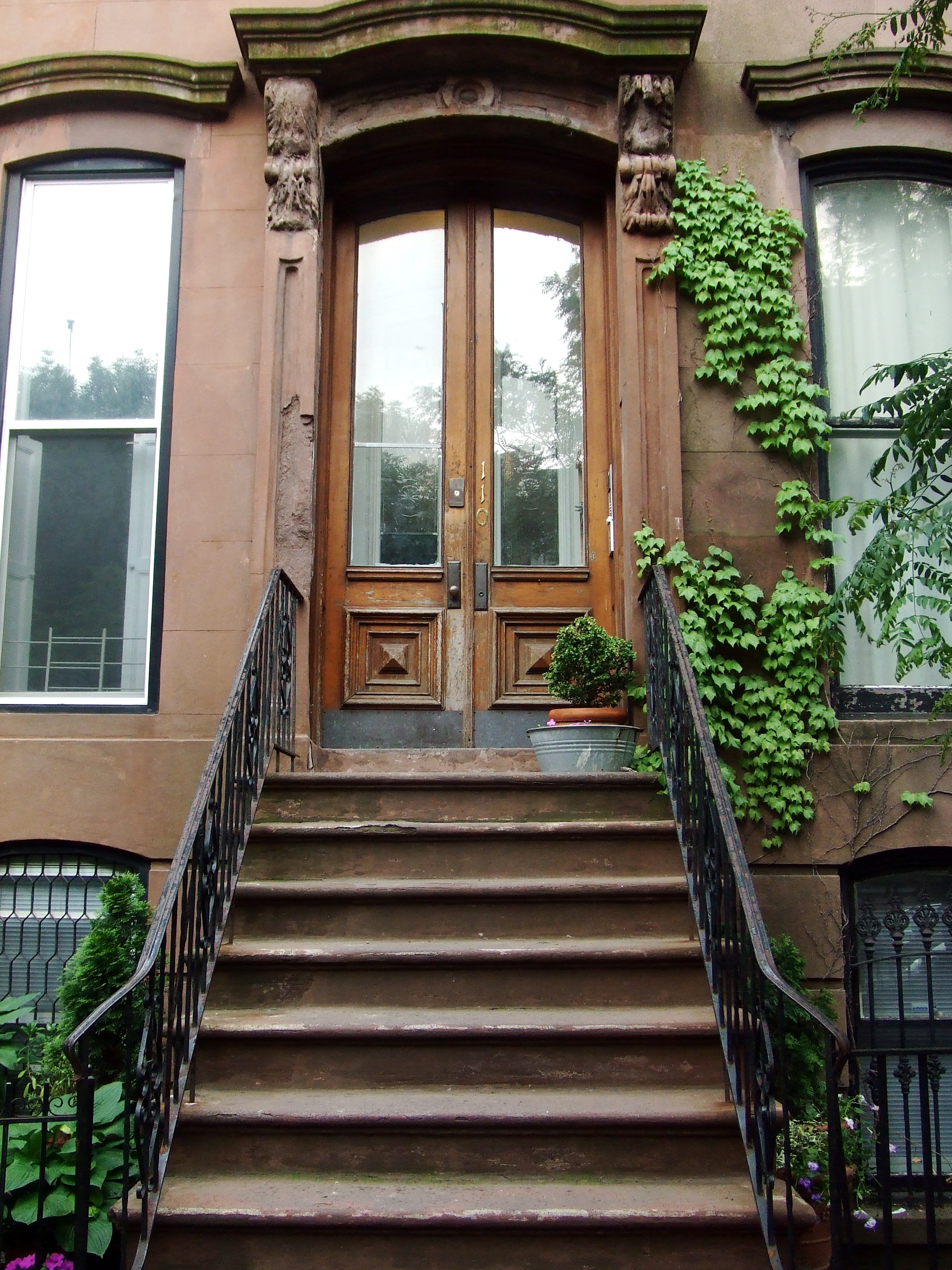 Brownstone | New York Rentals in Brooklyn and Catskills